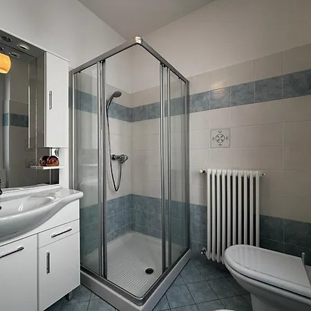 Apartment La Casa Di Emy- Larihome A74
