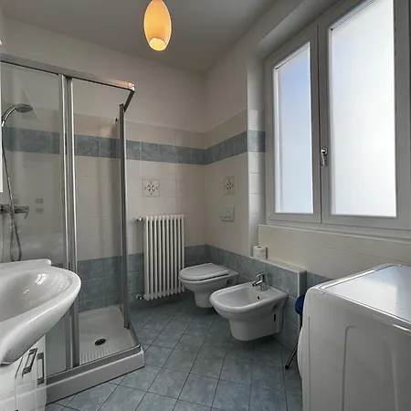 La Casa Di Emy- Larihome A74 Apartment *