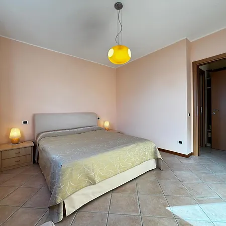 Apartment La Casa Di Emy- Larihome A74