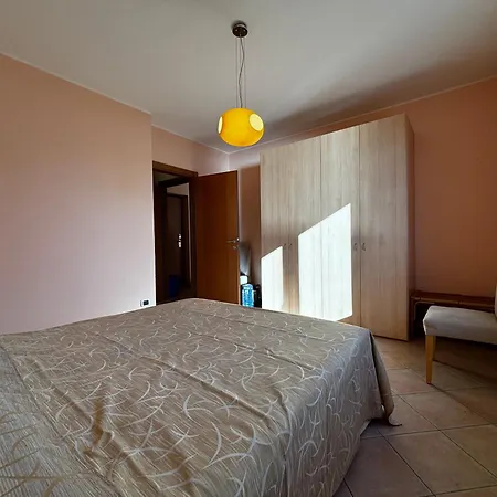 Apartment La Casa Di Emy- Larihome A74 San Siro (Lombardy)